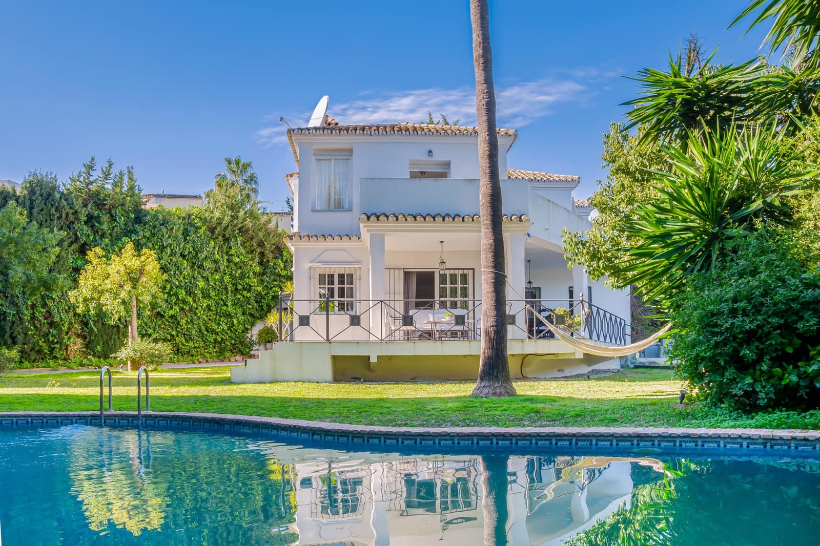 Chalet de 5 habitaciones en Nueva Andalucia en venta con piscina garaje - 1.950.000 € (Ref: 9533478)