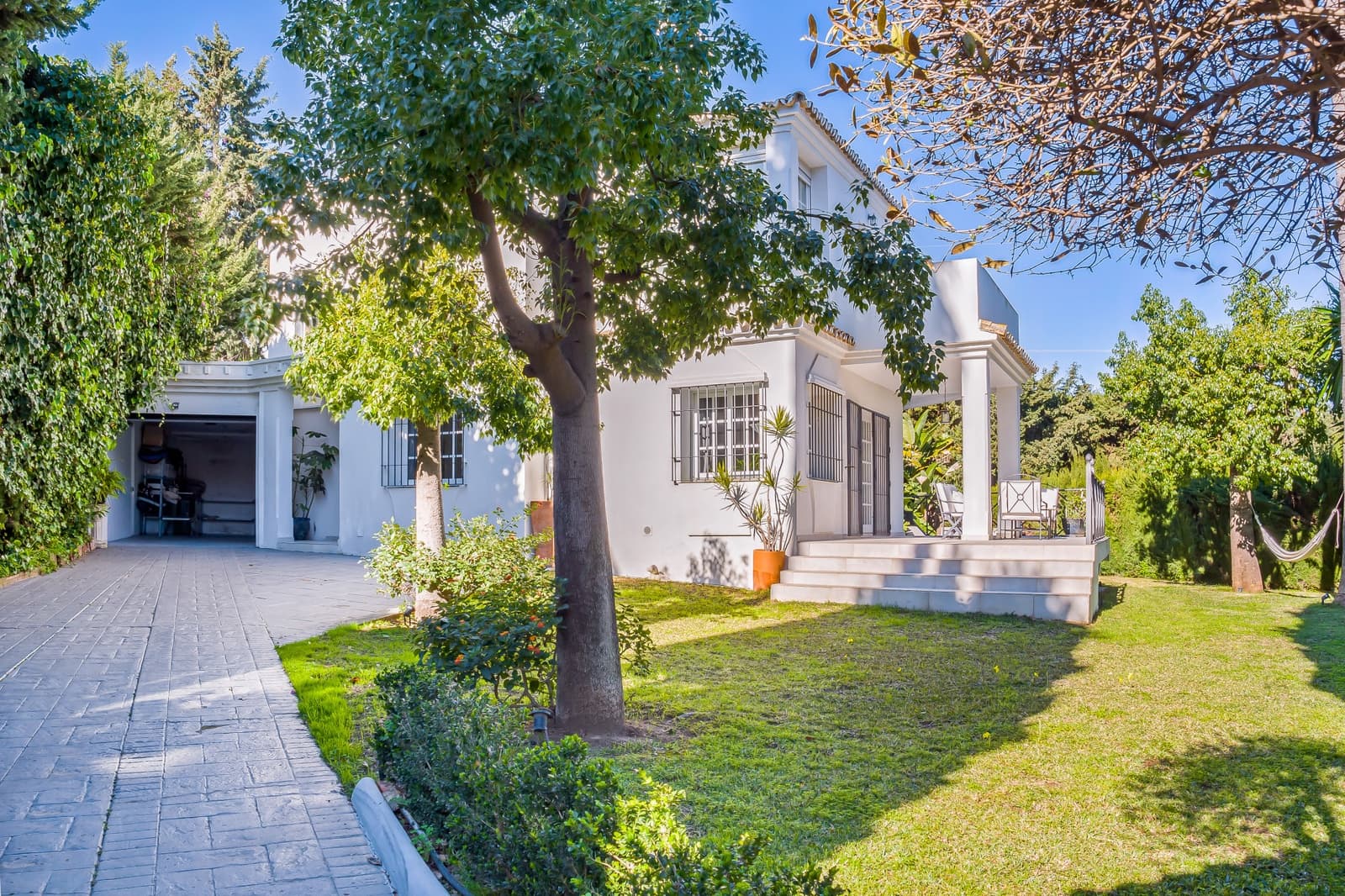 Chalet de 5 habitaciones en Nueva Andalucia en venta con piscina garaje - 1.950.000 € (Ref: 9533478)