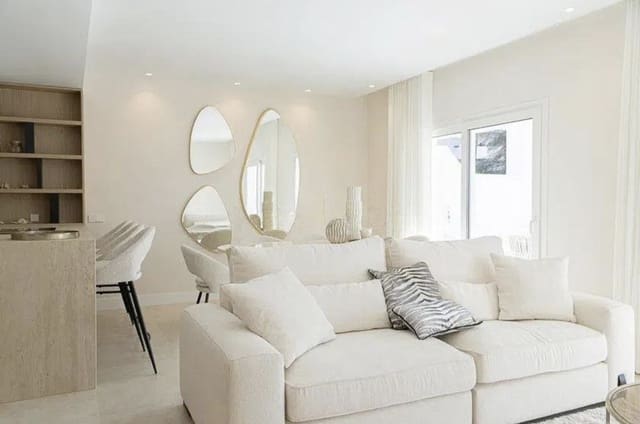 4 soveværelse Penthouse til salg i Nueva Andalucia, Marbella med swimmingpool garage - € 1.290.000 (Ref: 9535759)