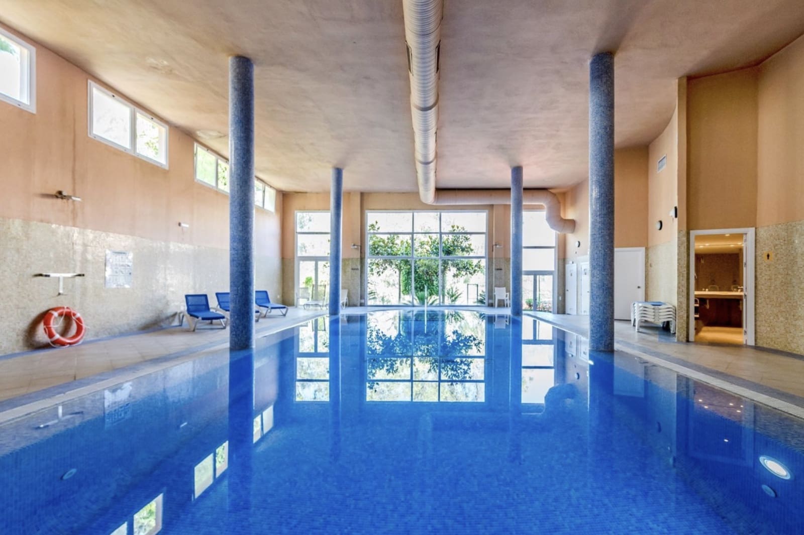 3 soverom Leilighet til salgs i Nueva Andalucia med svømmebasseng garasje - € 1 100 000 (Ref: 9535760)