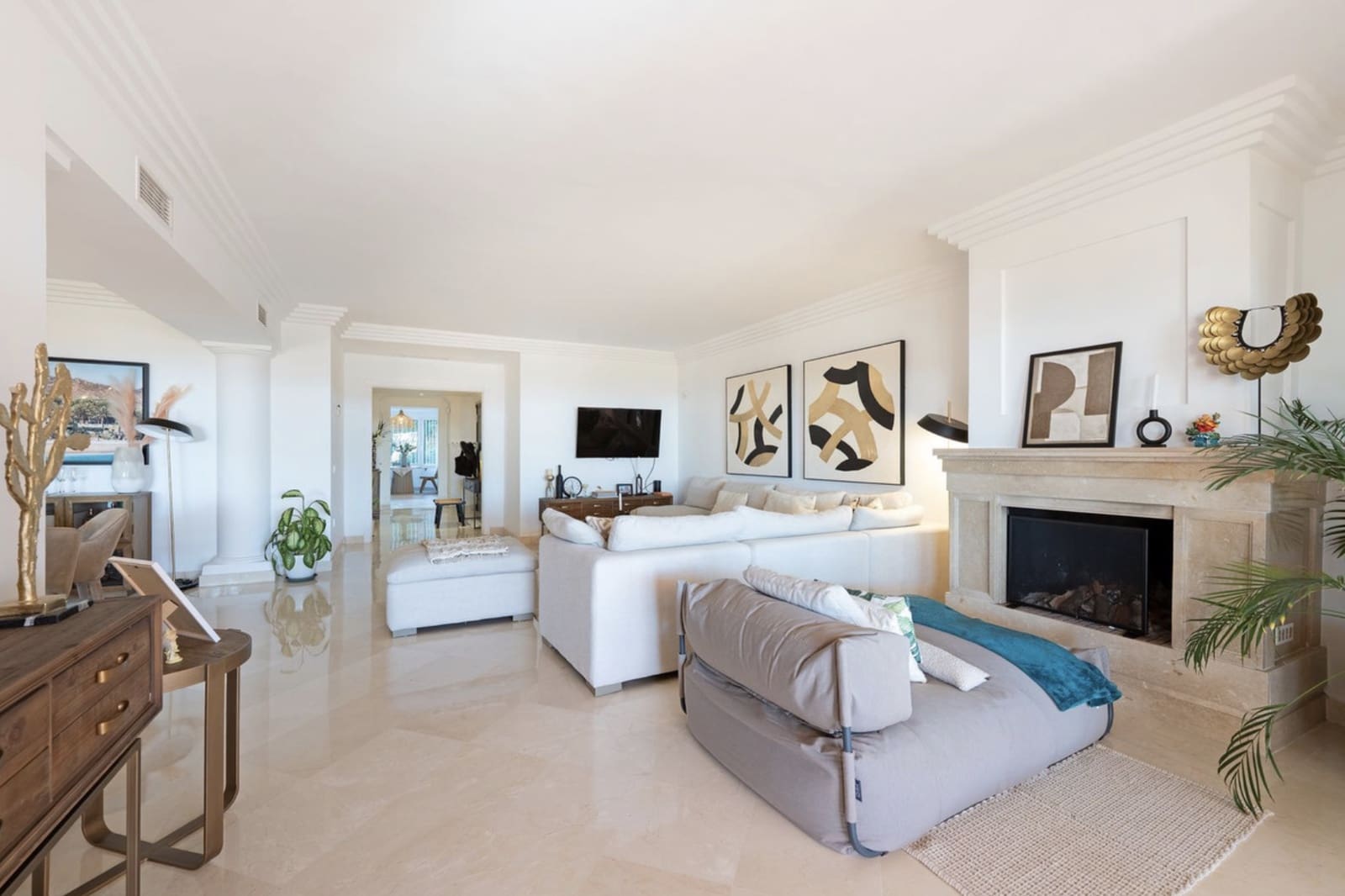 3 chambre Appartement à vendre à Nueva Andalucia avec piscine garage - 1 100 000 € (Ref: 9535760)