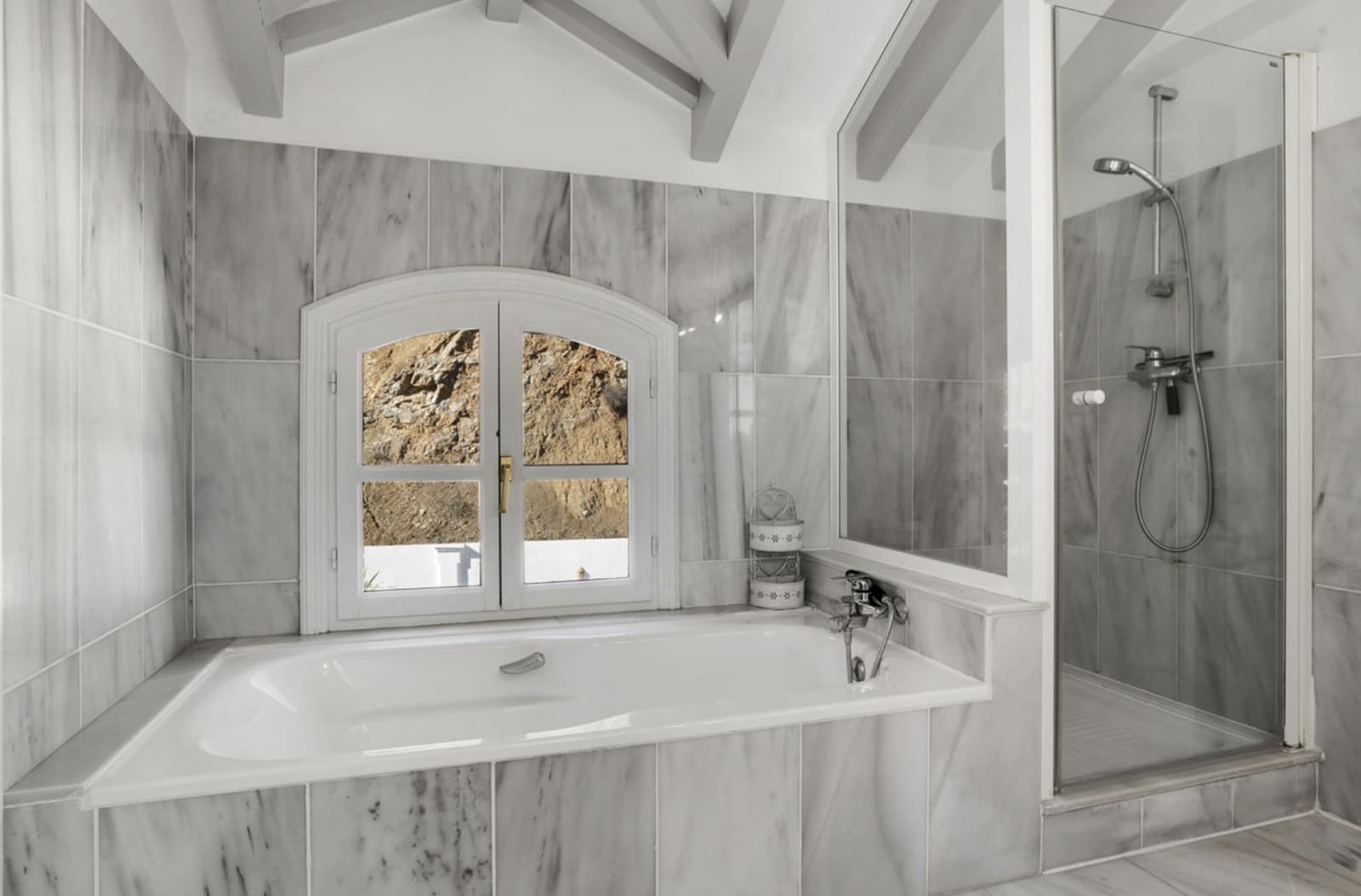 Chalet de 4 habitaciones en Benahavís en venta con piscina garaje - 2.390.000 € (Ref: 9536713)