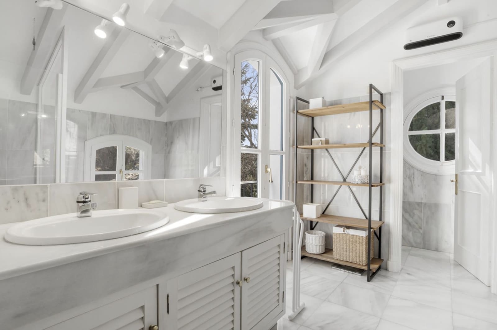 Chalet de 4 habitaciones en Benahavís en venta con piscina garaje - 2.390.000 € (Ref: 9536713)