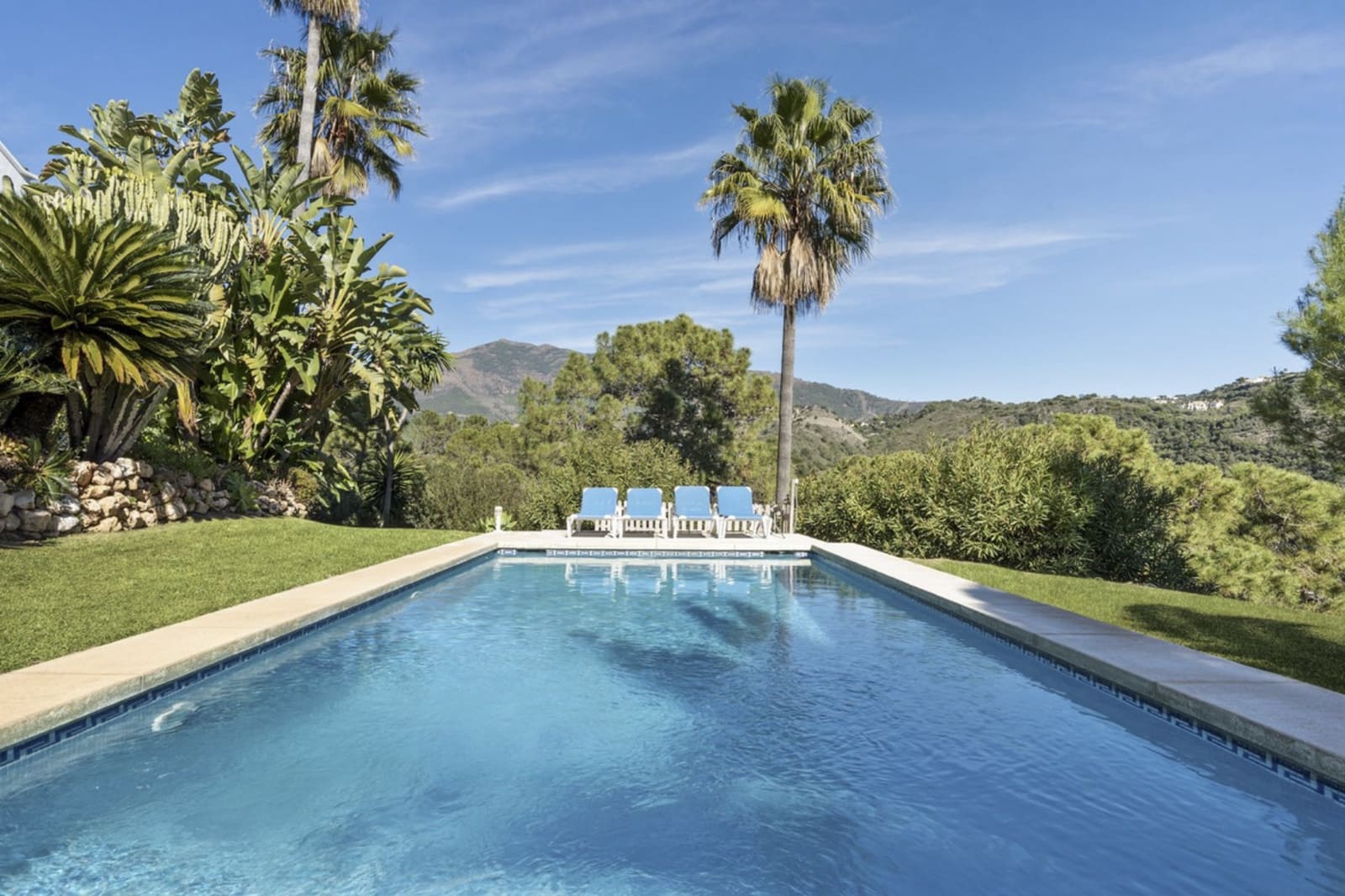 Chalet de 4 habitaciones en Benahavís en venta con piscina garaje - 2.390.000 € (Ref: 9536713)