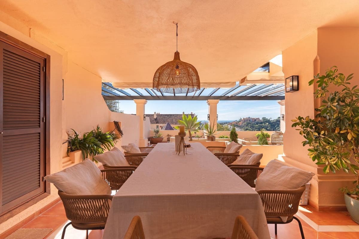 3 soverom Leilighet til salgs i Nueva Andalucia med svømmebasseng garasje - € 1 100 000 (Ref: 9540960)