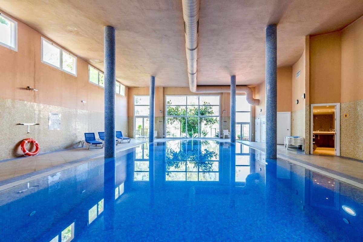 3 soverom Leilighet til salgs i Nueva Andalucia med svømmebasseng garasje - € 1 100 000 (Ref: 9540960)