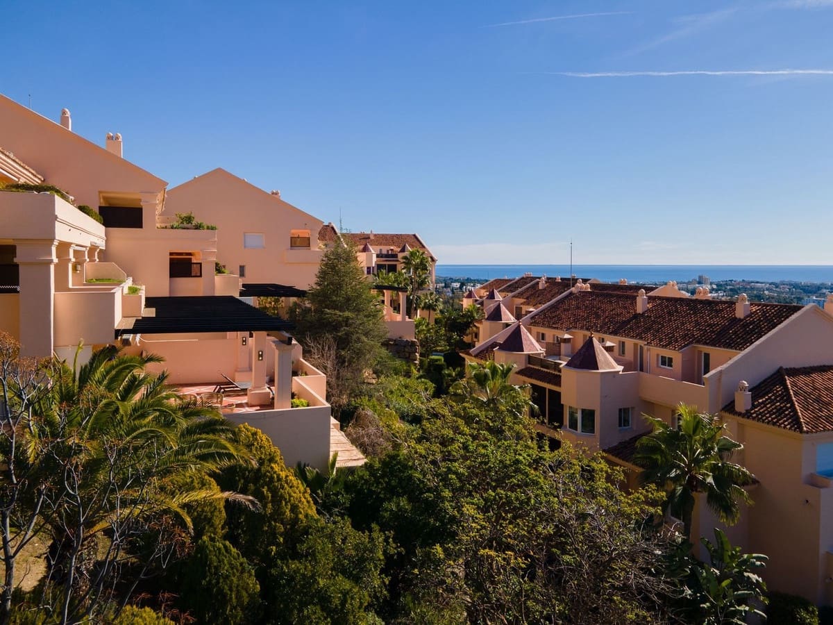 3 soverom Leilighet til salgs i Nueva Andalucia med svømmebasseng garasje - € 1 100 000 (Ref: 9540960)