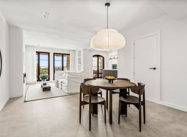 2 makuuhuone Huoneisto myytävänä paikassa Los Arqueros, Benahavís mukana uima-altaan 
autotalli - 675 000 € (Ref: 9543372)