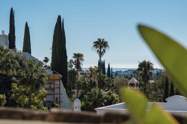 4 bedroom Townhouse for sale in Nueva Andalucia, Marbella with pool garage - € 1,195,000 (Ref: 9543373)