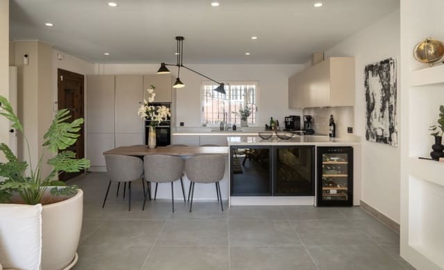 4 camera da letto Casa in vendita in Nueva Andalucia, Marbella con piscina garage - 1.195.000 € (Rif: 9543373)