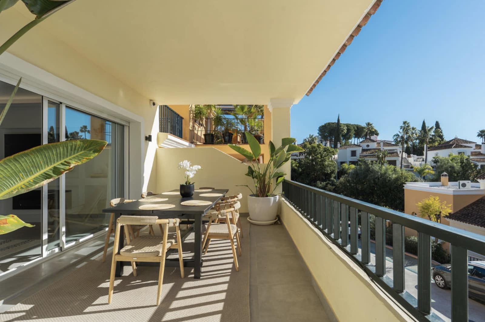 4 Zimmer Haus zu verkaufen in Nueva Andalucia mit Pool Garage - 1.195.000 € (Ref: 9543373)