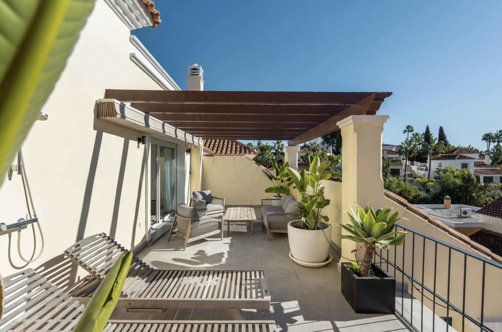 4 Zimmer Haus zu verkaufen in Nueva Andalucia mit Pool Garage - 1.195.000 € (Ref: 9543373)