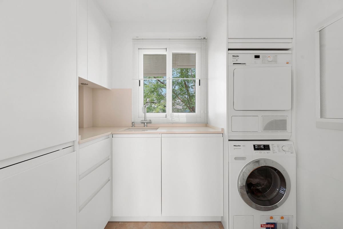 4 bedroom Apartment for sale in Marbella with pool garage - € 1,495,000 (Ref: 9543375)