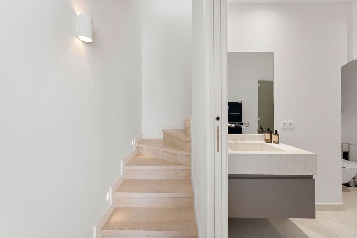 4 bedroom Apartment for sale in Marbella with pool garage - € 1,495,000 (Ref: 9543375)