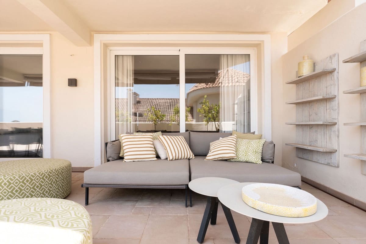 4 bedroom Apartment for sale in Marbella with pool garage - € 1,495,000 (Ref: 9543375)