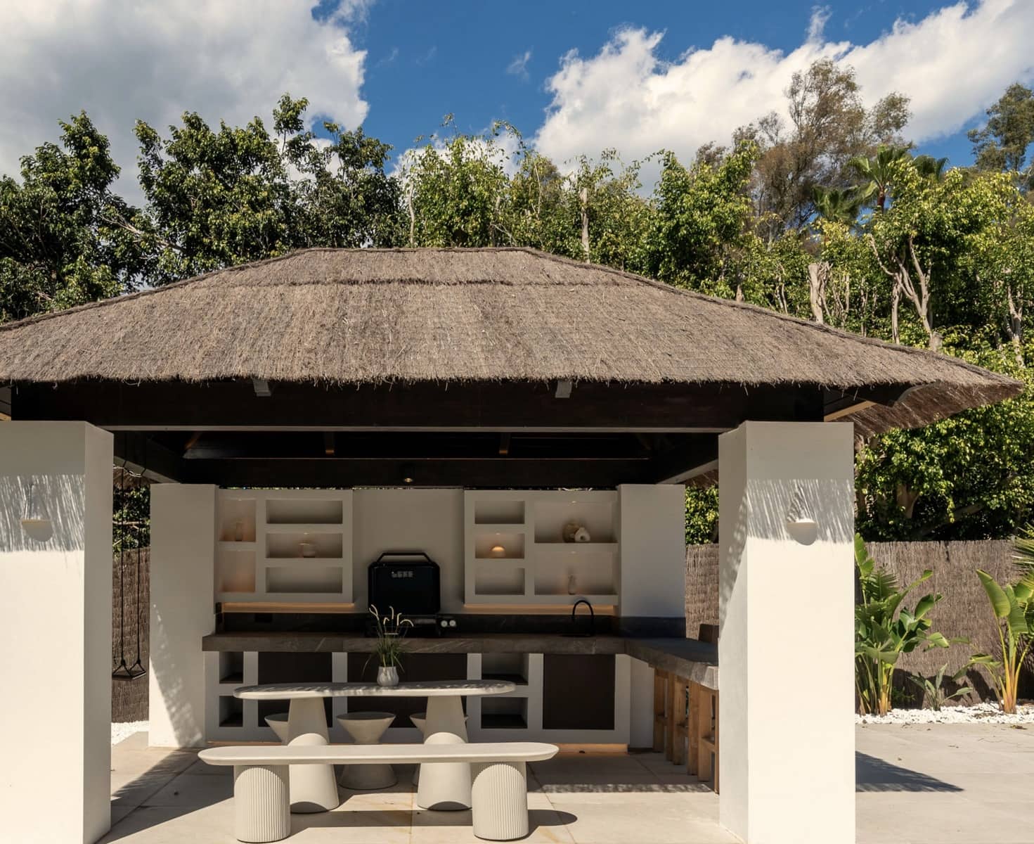 5 bedroom Villa for sale in Nueva Andalucia with pool garage - € 4,290,000 (Ref: 9543376)