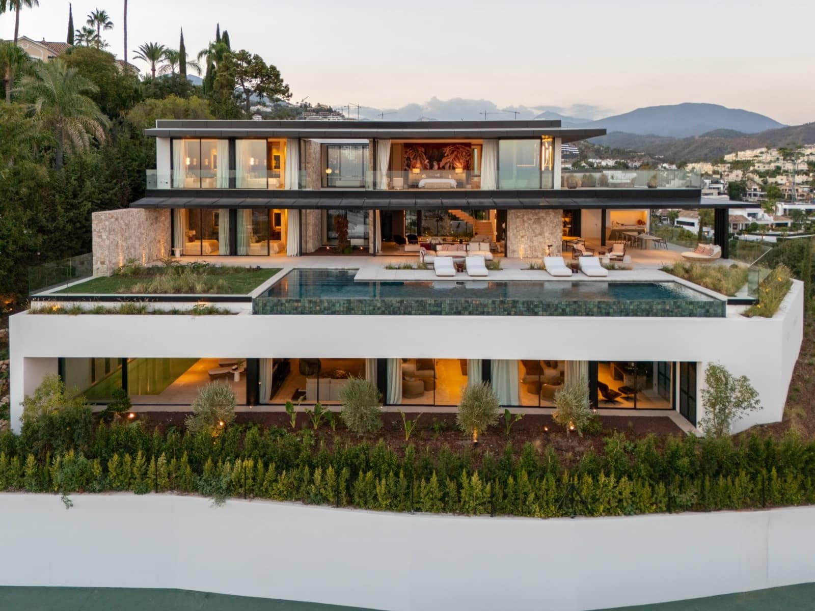 8 Zimmer Villa zu verkaufen in Benahavis mit Pool Garage - 19.880.000 € (Ref: 9547853)