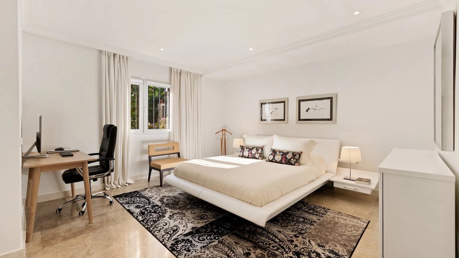 4 soverom Leilighet til salgs i Golden Mile med svømmebasseng garasje - € 1 395 000 (Ref: 9547855)