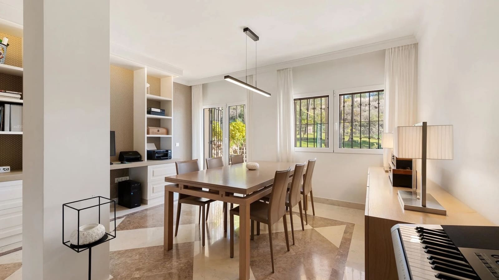 4 soverom Leilighet til salgs i Golden Mile med svømmebasseng garasje - € 1 395 000 (Ref: 9547855)