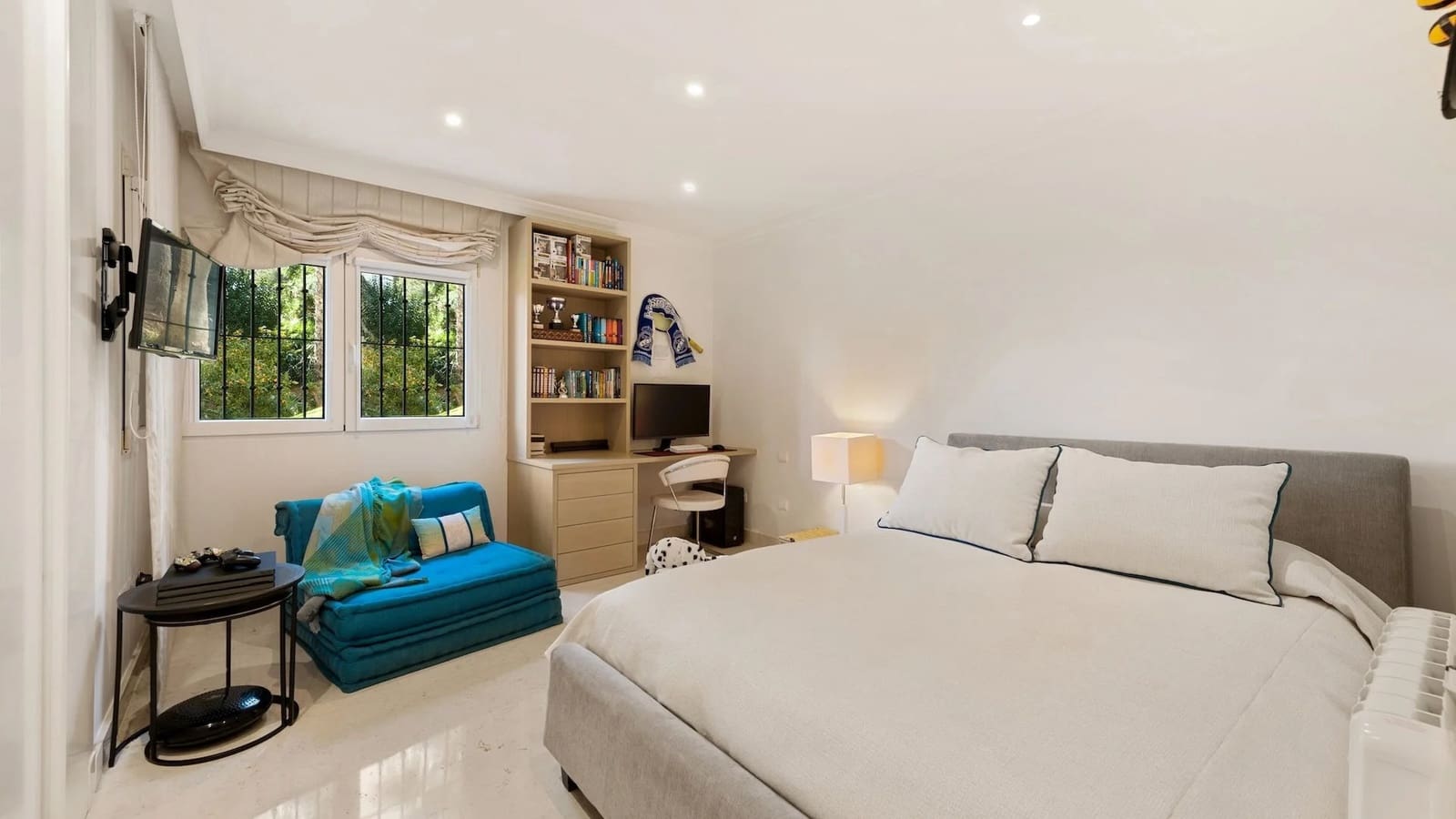 4 soverom Leilighet til salgs i Golden Mile med svømmebasseng garasje - € 1 395 000 (Ref: 9547855)