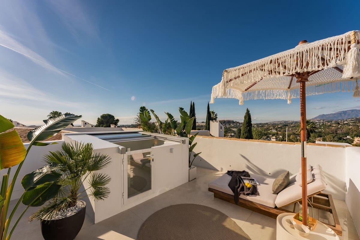 4 soveværelse Byhus til salg i Marbella med swimmingpool - € 1.495.000 (Ref: 9547856)