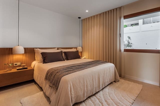 4 makuuhuone Omakotitalo myytävänä paikassa Marbella mukana uima-altaan - 1 495 000 € (Ref: 9547856)