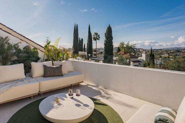 3 chambre Maison de Ville à vendre à Nueva Andalucia, Marbella avec piscine garage - 1 450 000 € (Ref: 9547857)