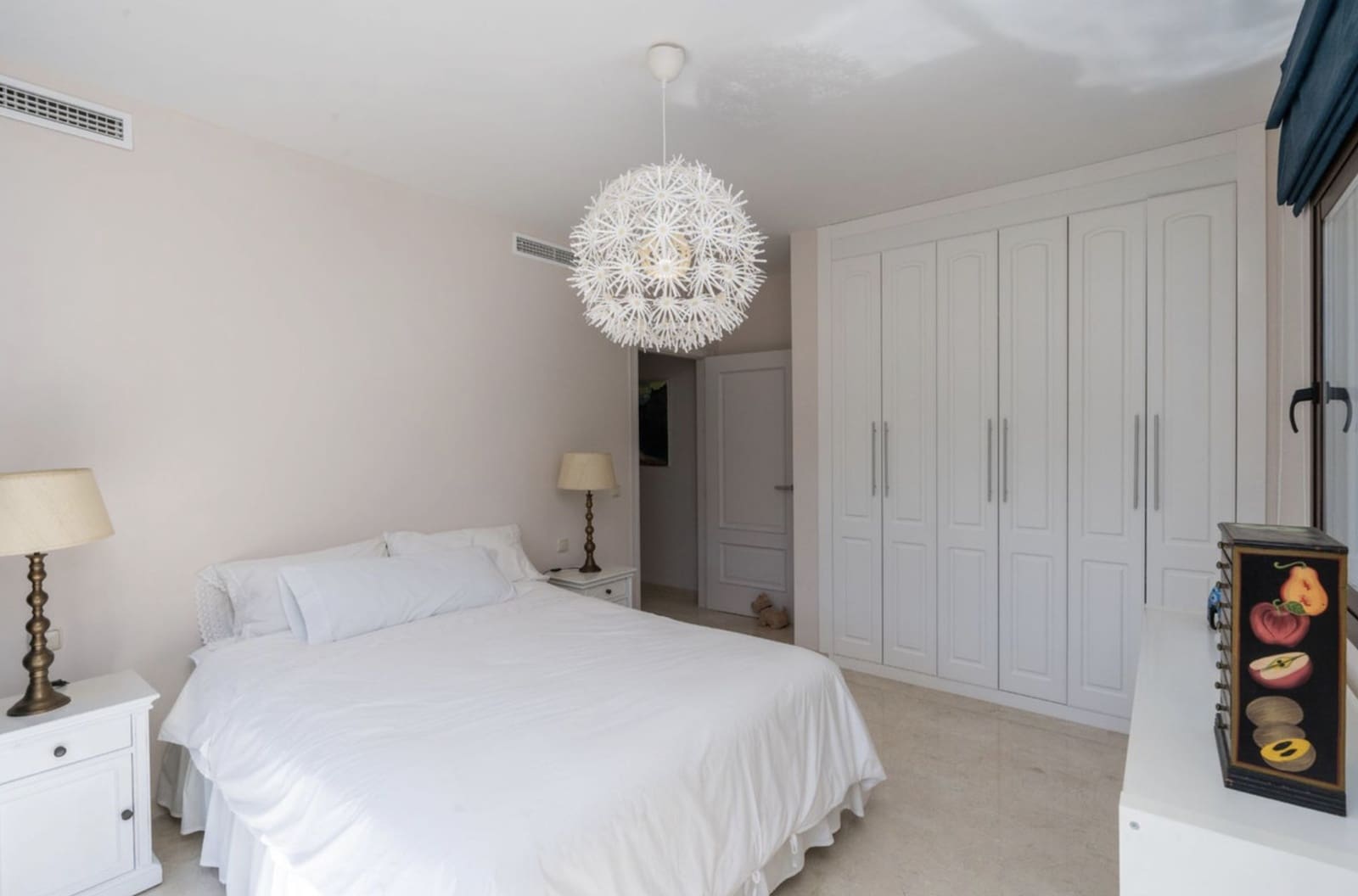 4 quarto Moradia para venda em Benahavis com piscina garagem - 1 795 000 € (Ref: 9551200)