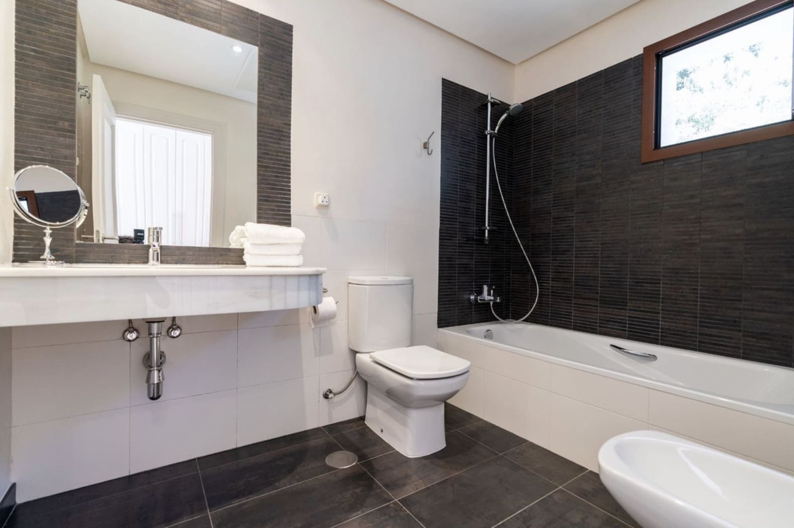 4 quarto Moradia para venda em Benahavis com piscina garagem - 1 795 000 € (Ref: 9551200)