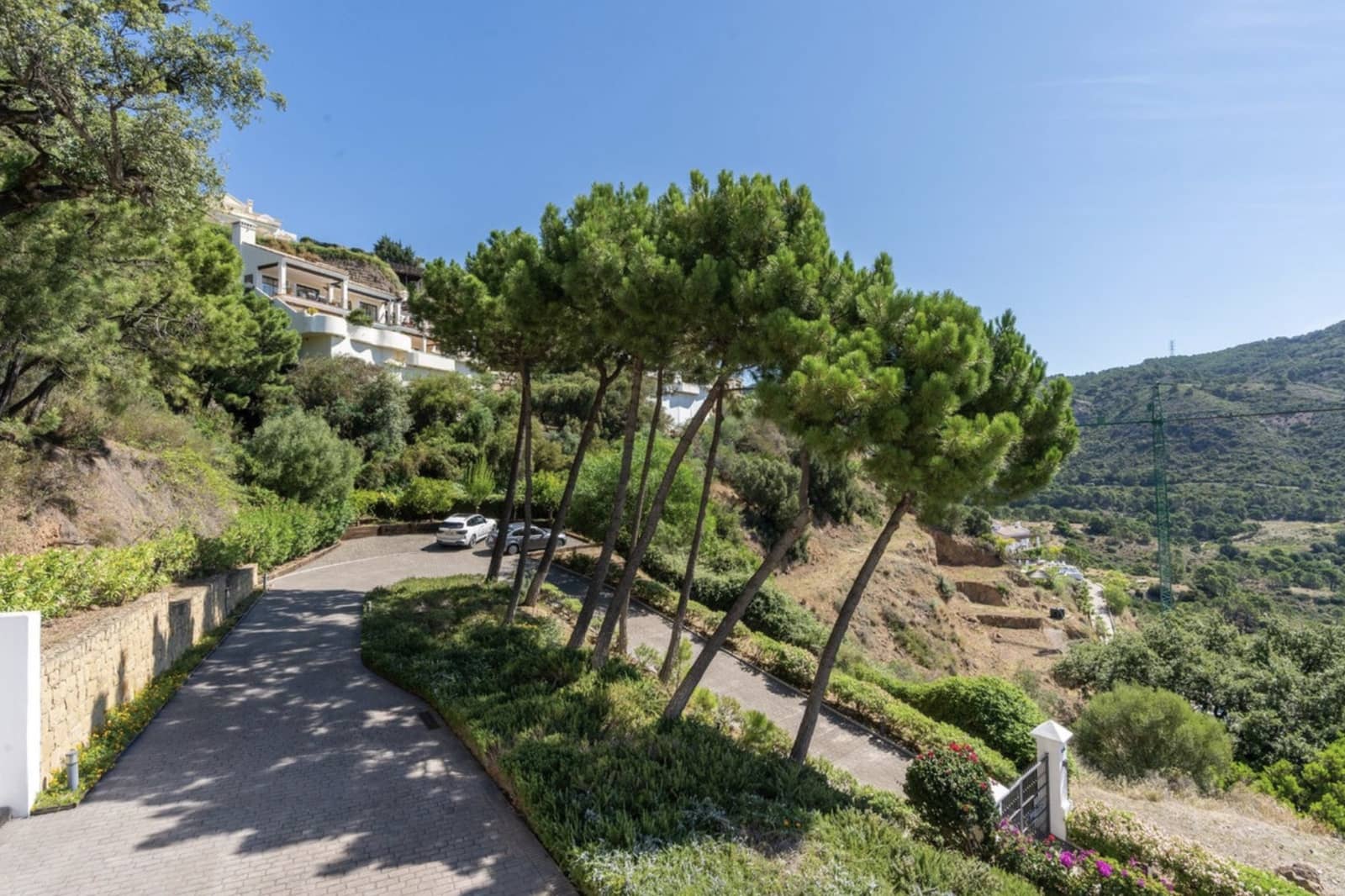 4 quarto Moradia para venda em Benahavis com piscina garagem - 1 795 000 € (Ref: 9551200)