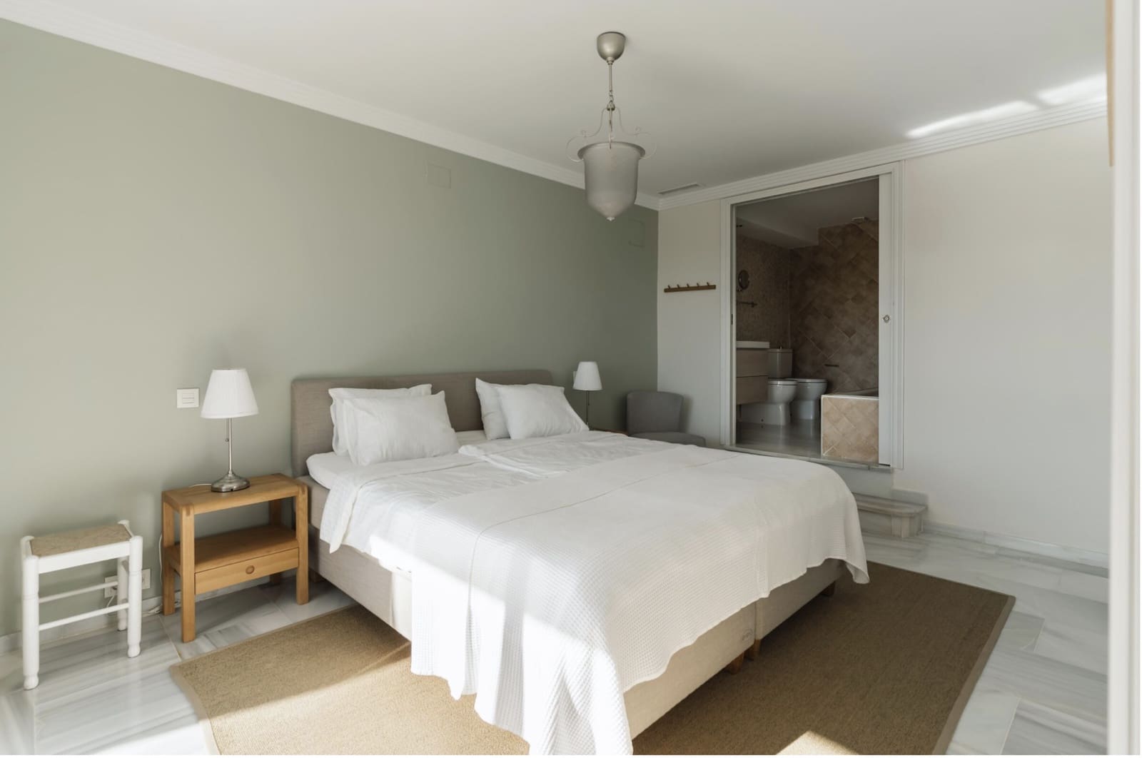 2 bedroom Apartment for sale in Nueva Andalucia with pool - € 795,000 (Ref: 9555540)
