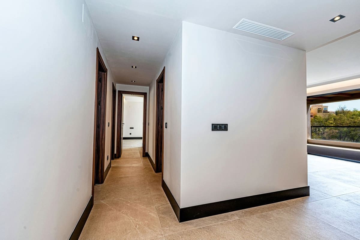 3 sovrum Lägenhet till salu i Nueva Andalucia med pool garage - 795 000 € (Ref: 9561580)