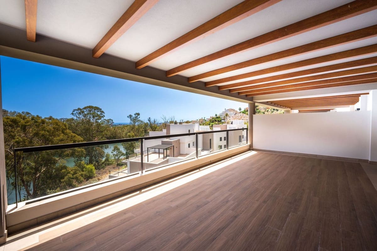 3 sovrum Lägenhet till salu i Nueva Andalucia med pool garage - 795 000 € (Ref: 9561580)