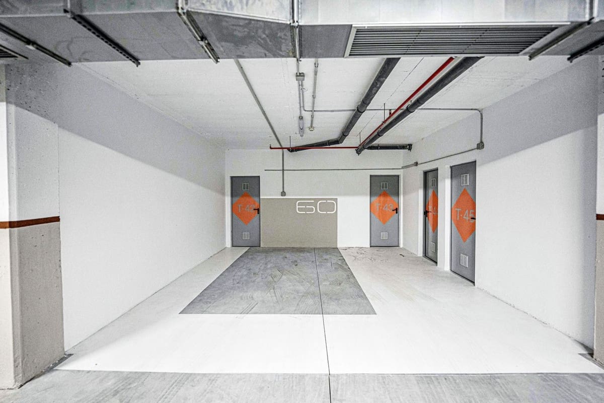 3 sovrum Lägenhet till salu i Nueva Andalucia med pool garage - 795 000 € (Ref: 9561580)