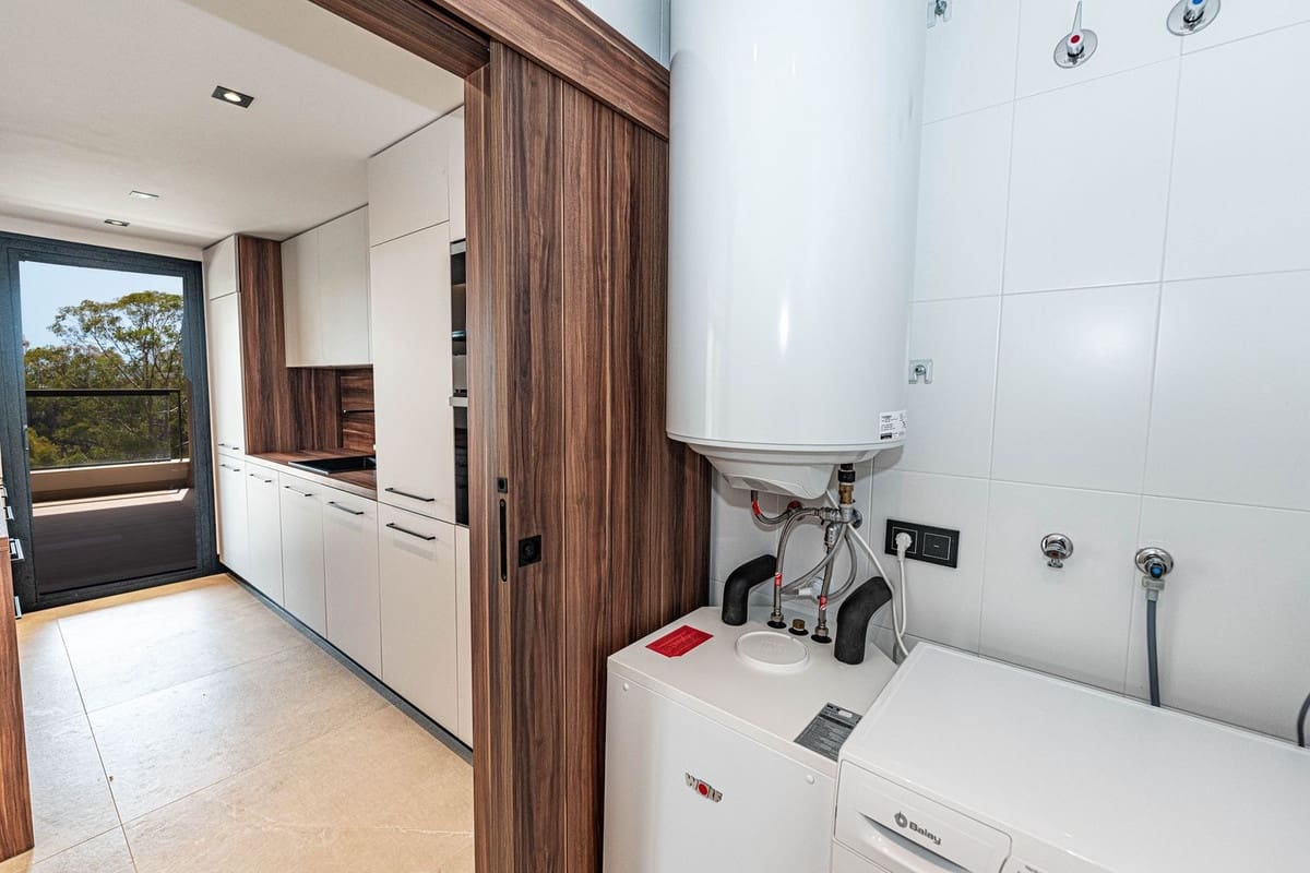 3 sovrum Lägenhet till salu i Nueva Andalucia med pool garage - 795 000 € (Ref: 9561580)