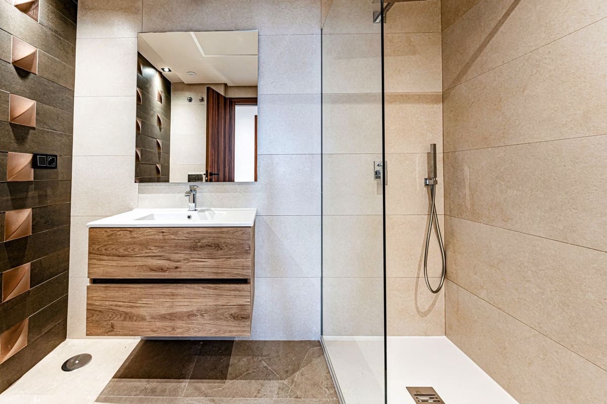 3 sovrum Lägenhet till salu i Nueva Andalucia med pool garage - 795 000 € (Ref: 9561580)