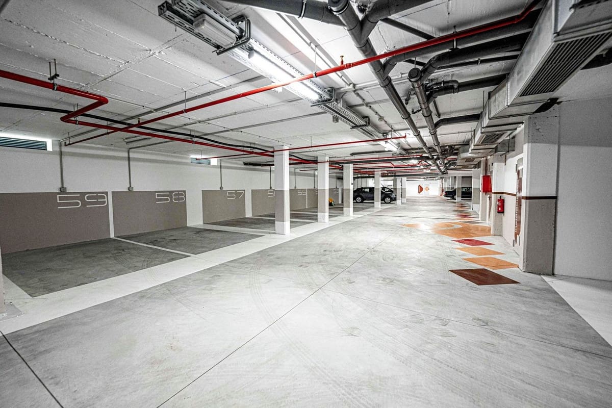 3 sovrum Lägenhet till salu i Nueva Andalucia med pool garage - 795 000 € (Ref: 9561580)