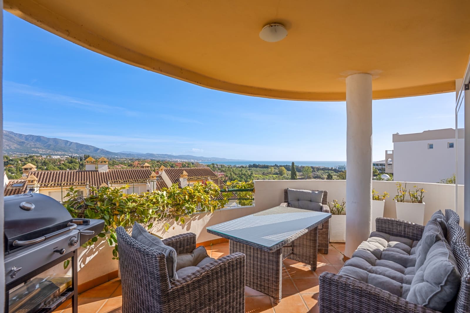 3 soveværelse Lejlighed til salg i Marbella med swimmingpool garage - € 775.000 (Ref: 9564953)