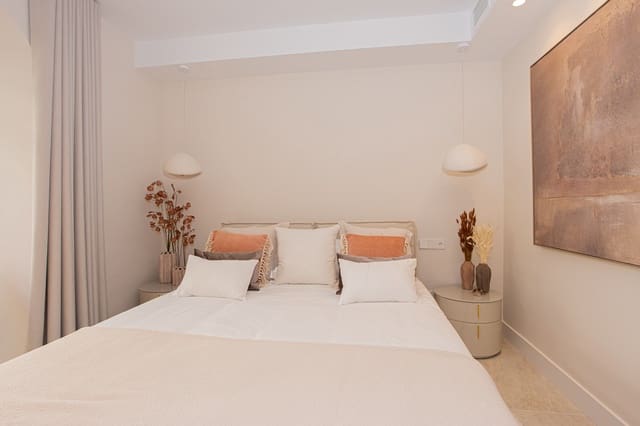 4 quarto Penthouse para venda em Marbella com piscina garagem - 1 195 000 € (Ref: 9564954)