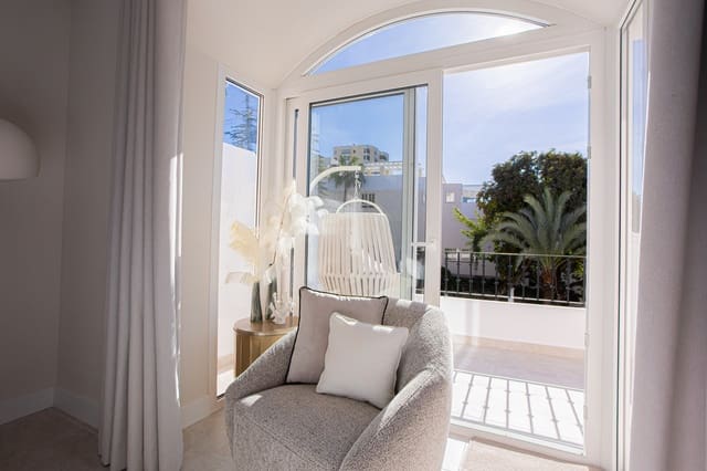 4 quarto Penthouse para venda em Marbella com piscina garagem - 1 195 000 € (Ref: 9564954)