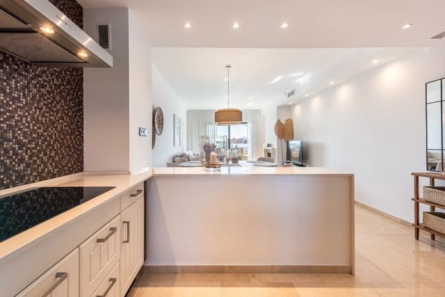 2 soveværelse Lejlighed til salg i Nueva Andalucía Centro, Marbella med swimmingpool garage - € 858.000 (Ref: 9568318)