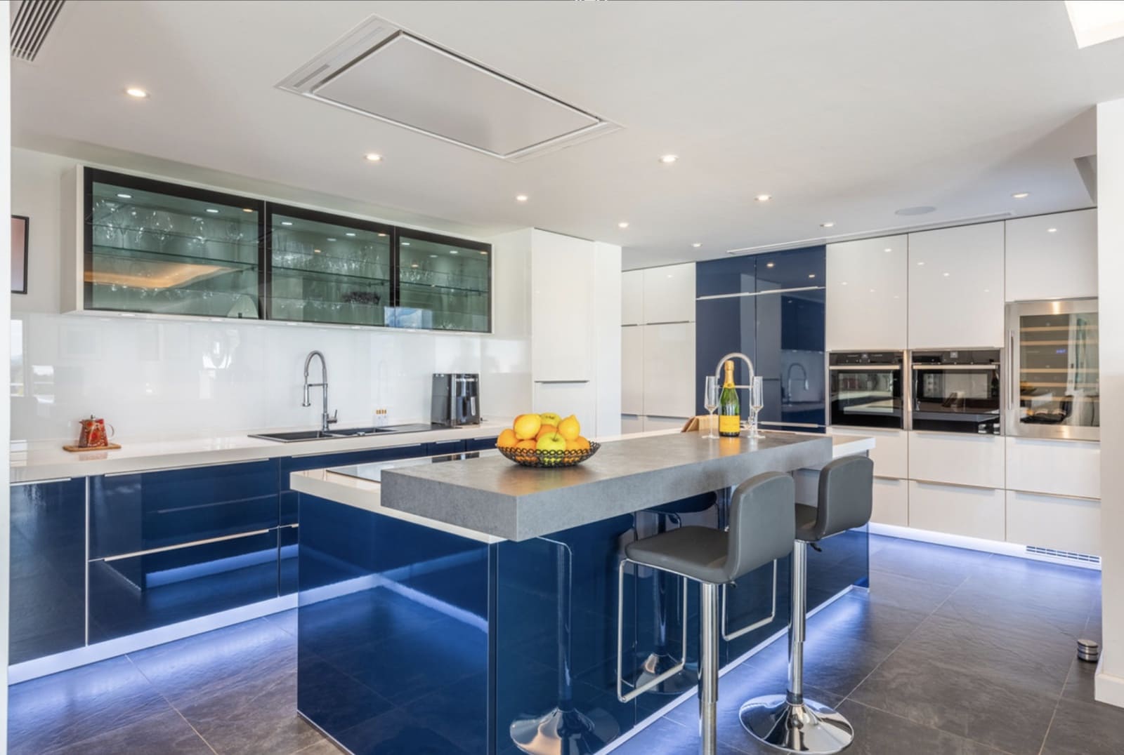 4 makuuhuone Huvila myytävänä paikassa Marbella mukana uima-altaan - 3 350 000 € (Ref: 9568321)