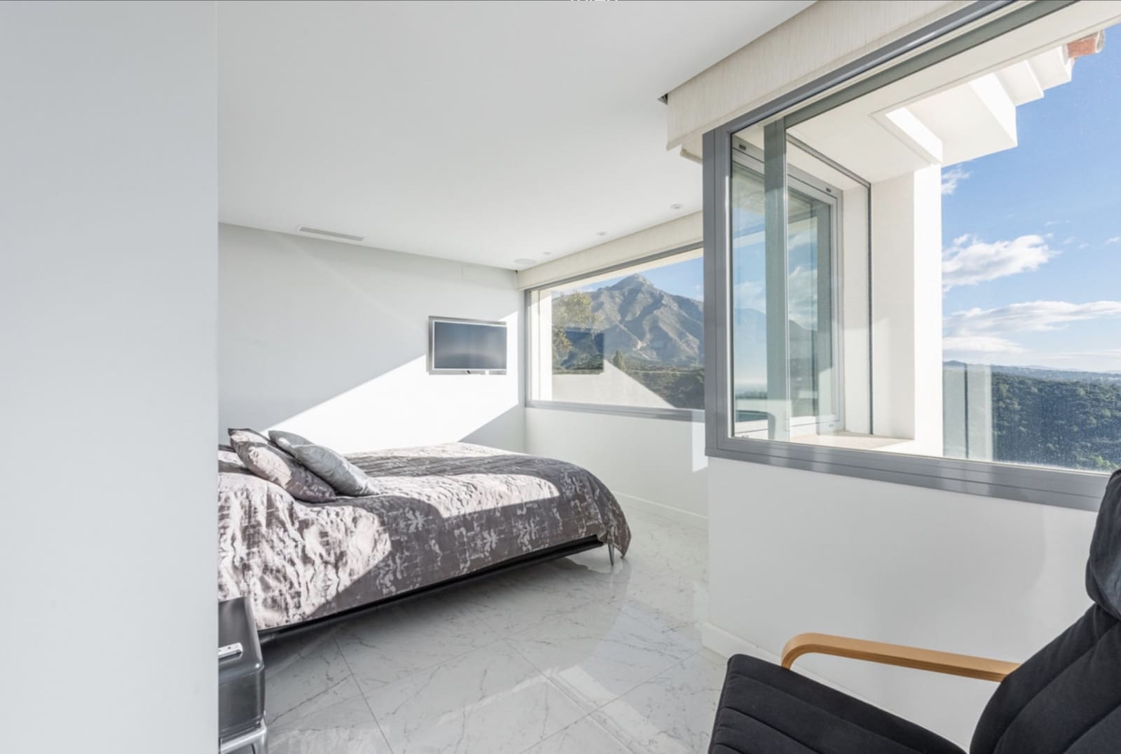 4 makuuhuone Huvila myytävänä paikassa Marbella mukana uima-altaan - 3 350 000 € (Ref: 9568321)