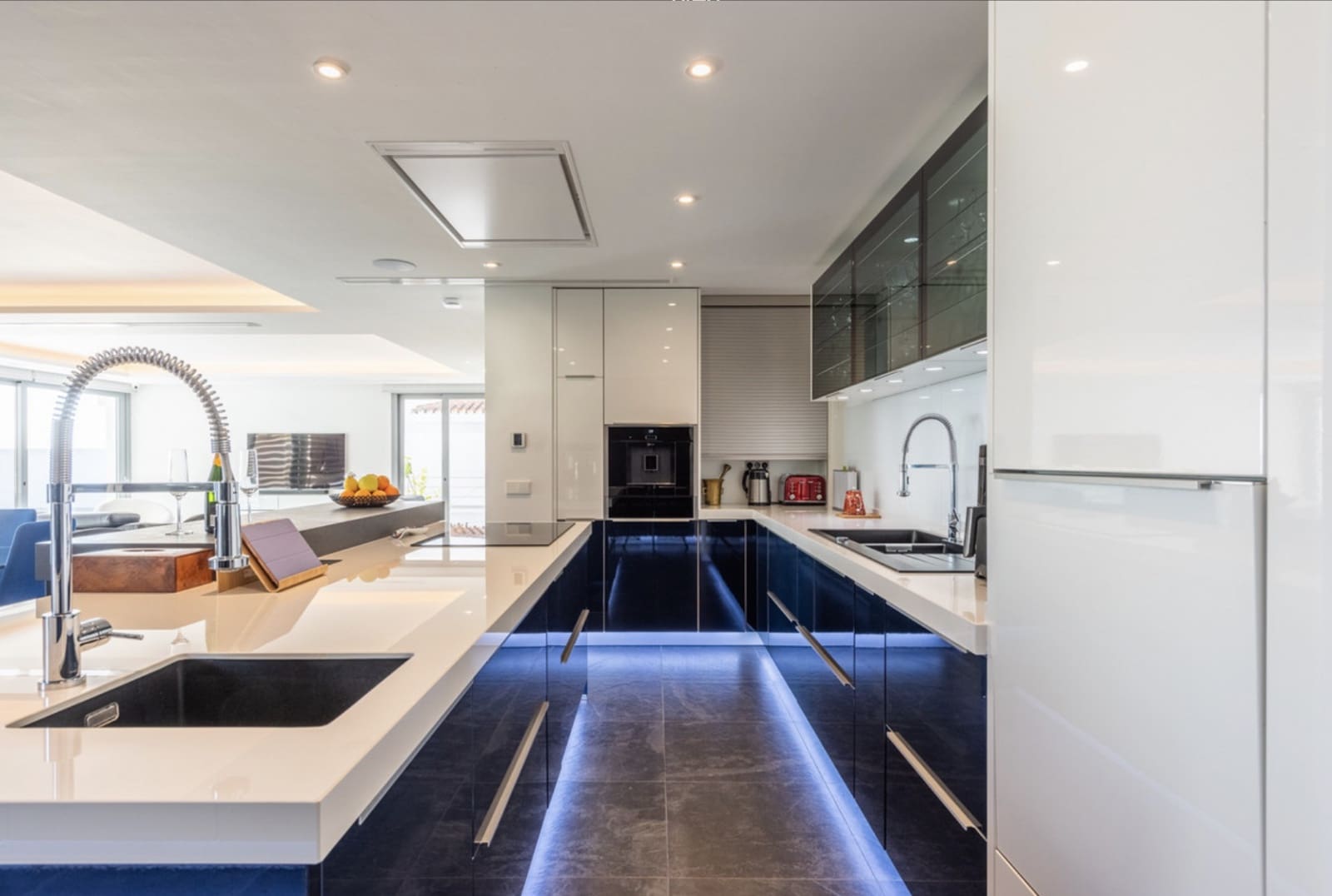 4 makuuhuone Huvila myytävänä paikassa Marbella mukana uima-altaan - 3 350 000 € (Ref: 9568321)