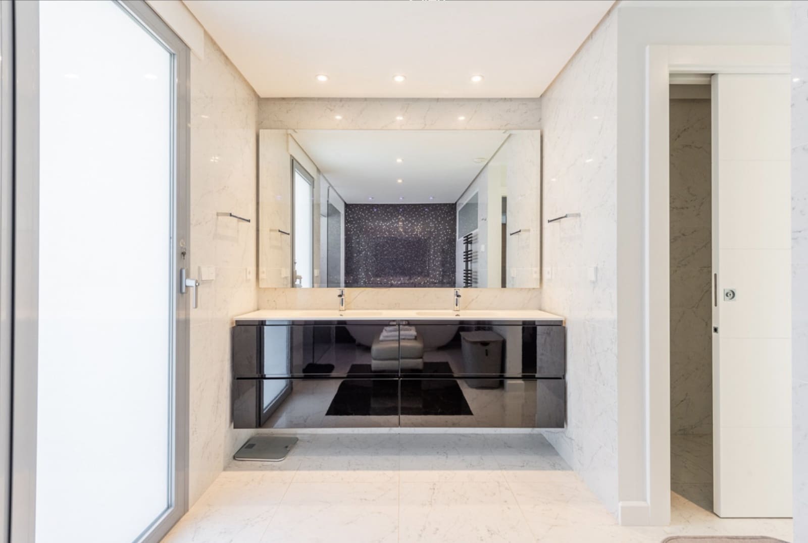 4 makuuhuone Huvila myytävänä paikassa Marbella mukana uima-altaan - 3 350 000 € (Ref: 9568321)