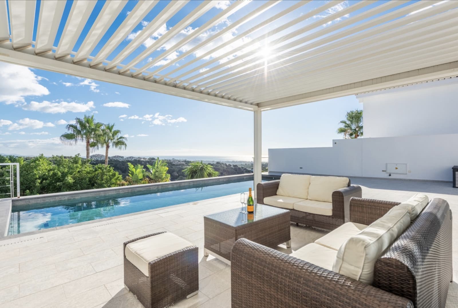 4 makuuhuone Huvila myytävänä paikassa Marbella mukana uima-altaan - 3 350 000 € (Ref: 9568321)