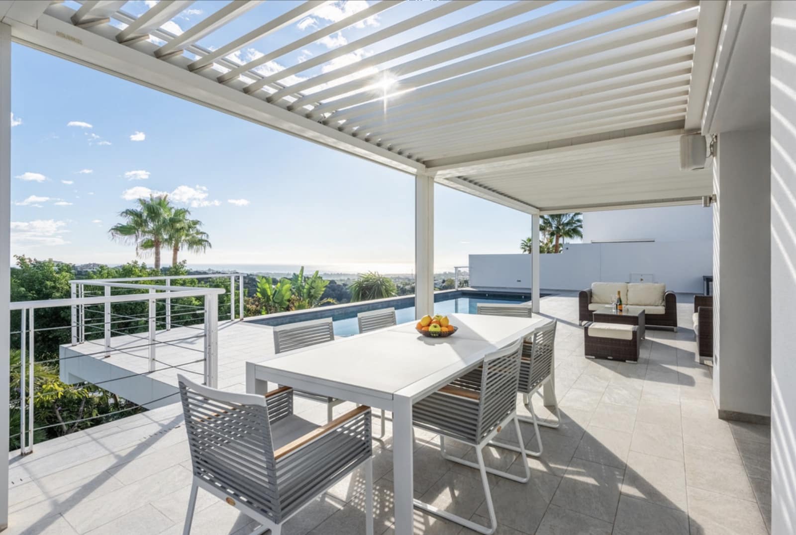 4 makuuhuone Huvila myytävänä paikassa Marbella mukana uima-altaan - 3 350 000 € (Ref: 9568321)