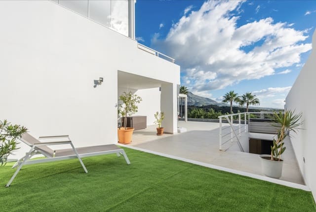 4 quarto Moradia para venda em Marbella com piscina - 3 350 000 € (Ref: 9568321)