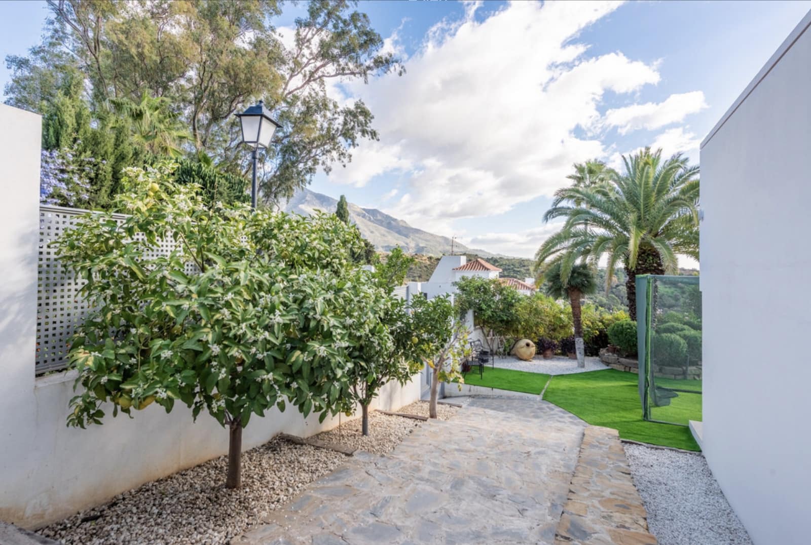 4 makuuhuone Huvila myytävänä paikassa Marbella mukana uima-altaan - 3 350 000 € (Ref: 9568321)