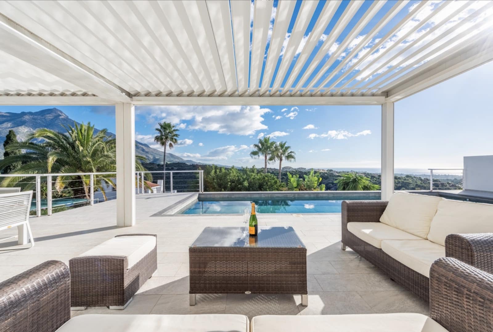 4 makuuhuone Huvila myytävänä paikassa Marbella mukana uima-altaan - 3 350 000 € (Ref: 9568321)